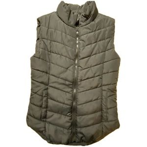 Aeropostale Quilted Vest *Smoke free and pet free home
